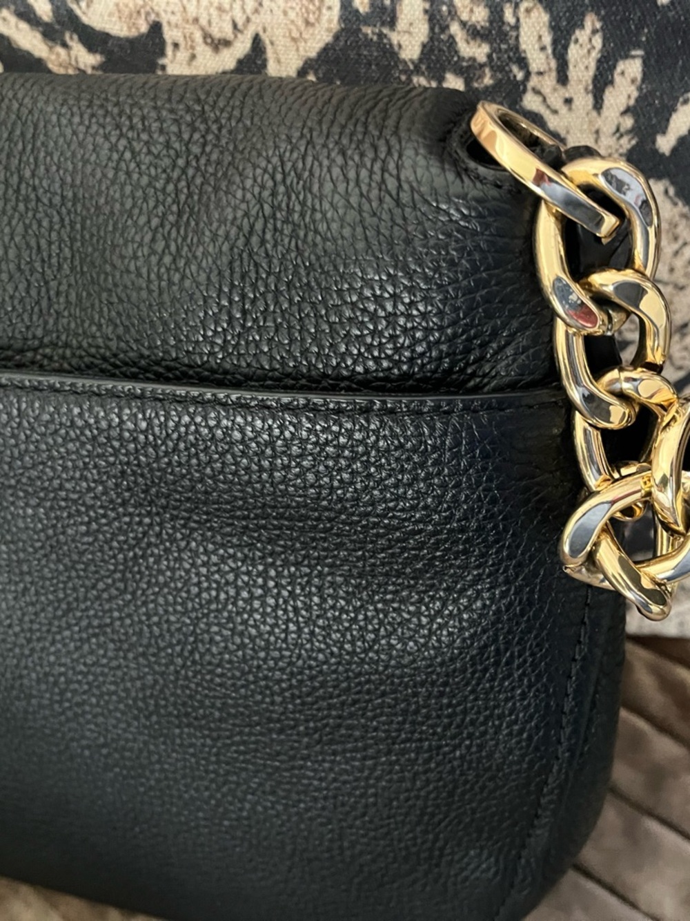 Michael Kors Black Pebbled Leather Shoulder Bag with Gold Hardware - Picture 4 of 11